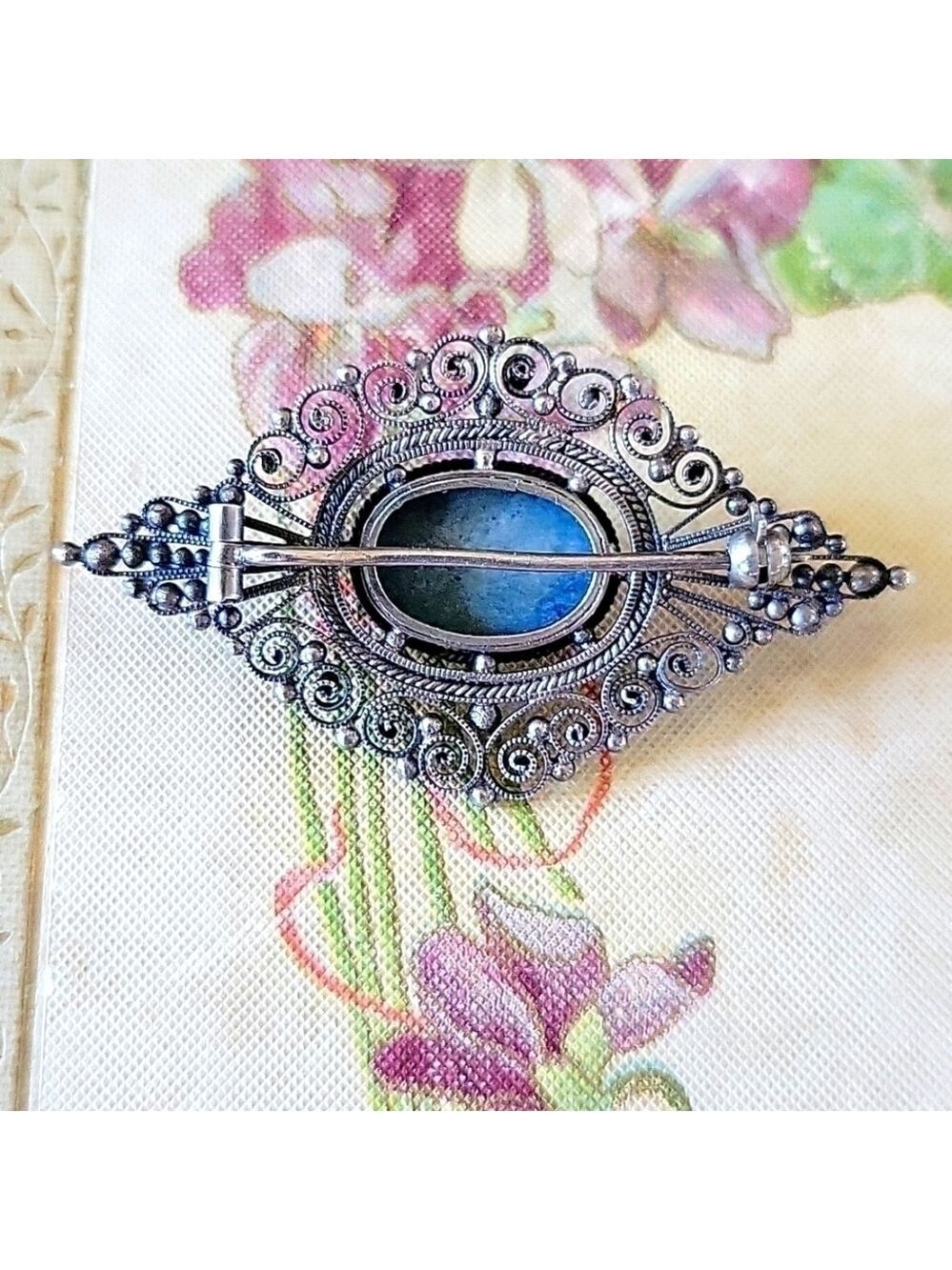 Victorian Filigree Pin Brooch with Granulation and Bezel Set Gemstone - Picture 2 of 7